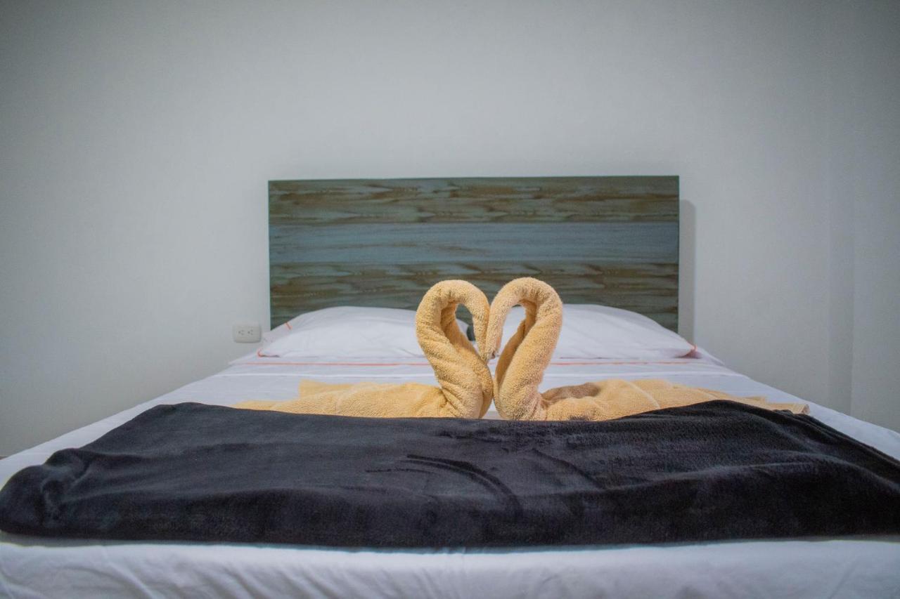 Finca Hotel Heron キンバヤ エクステリア 写真