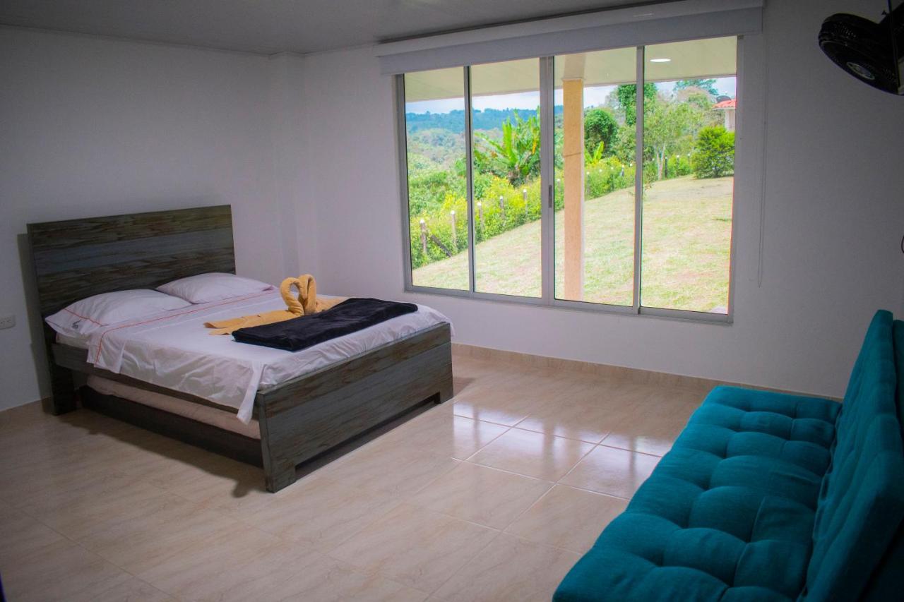 Finca Hotel Heron キンバヤ エクステリア 写真