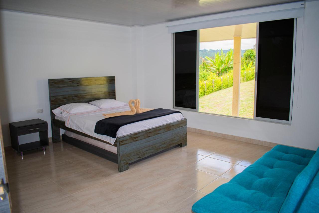 Finca Hotel Heron キンバヤ エクステリア 写真