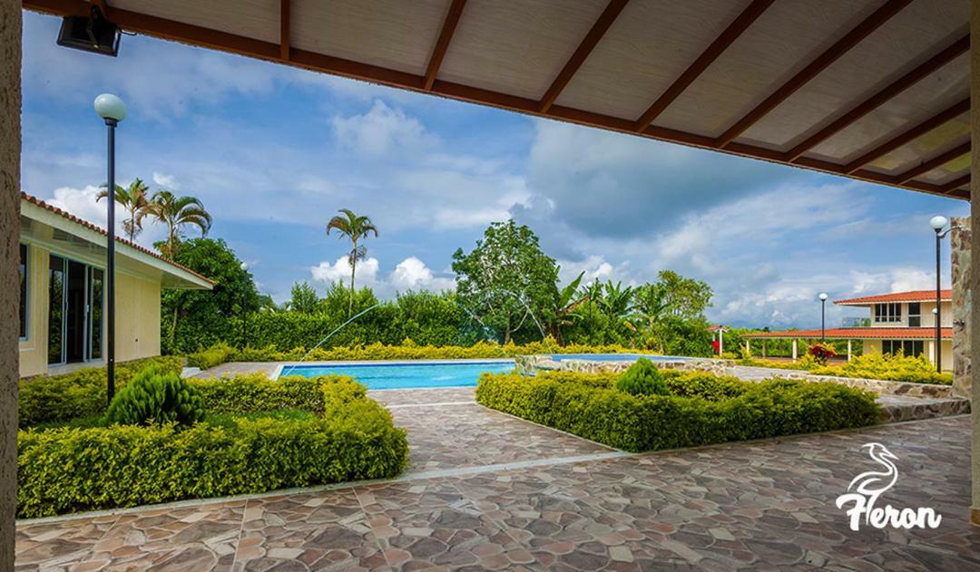 Finca Hotel Heron キンバヤ エクステリア 写真