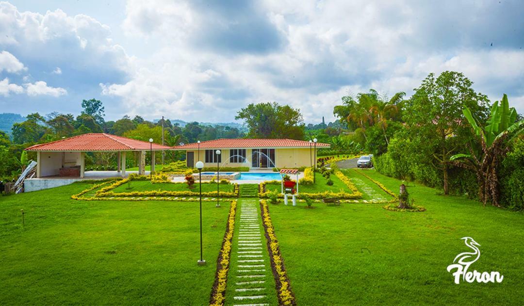 Finca Hotel Heron キンバヤ エクステリア 写真