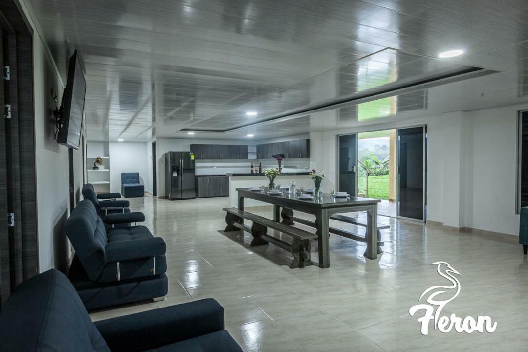 Finca Hotel Heron キンバヤ エクステリア 写真