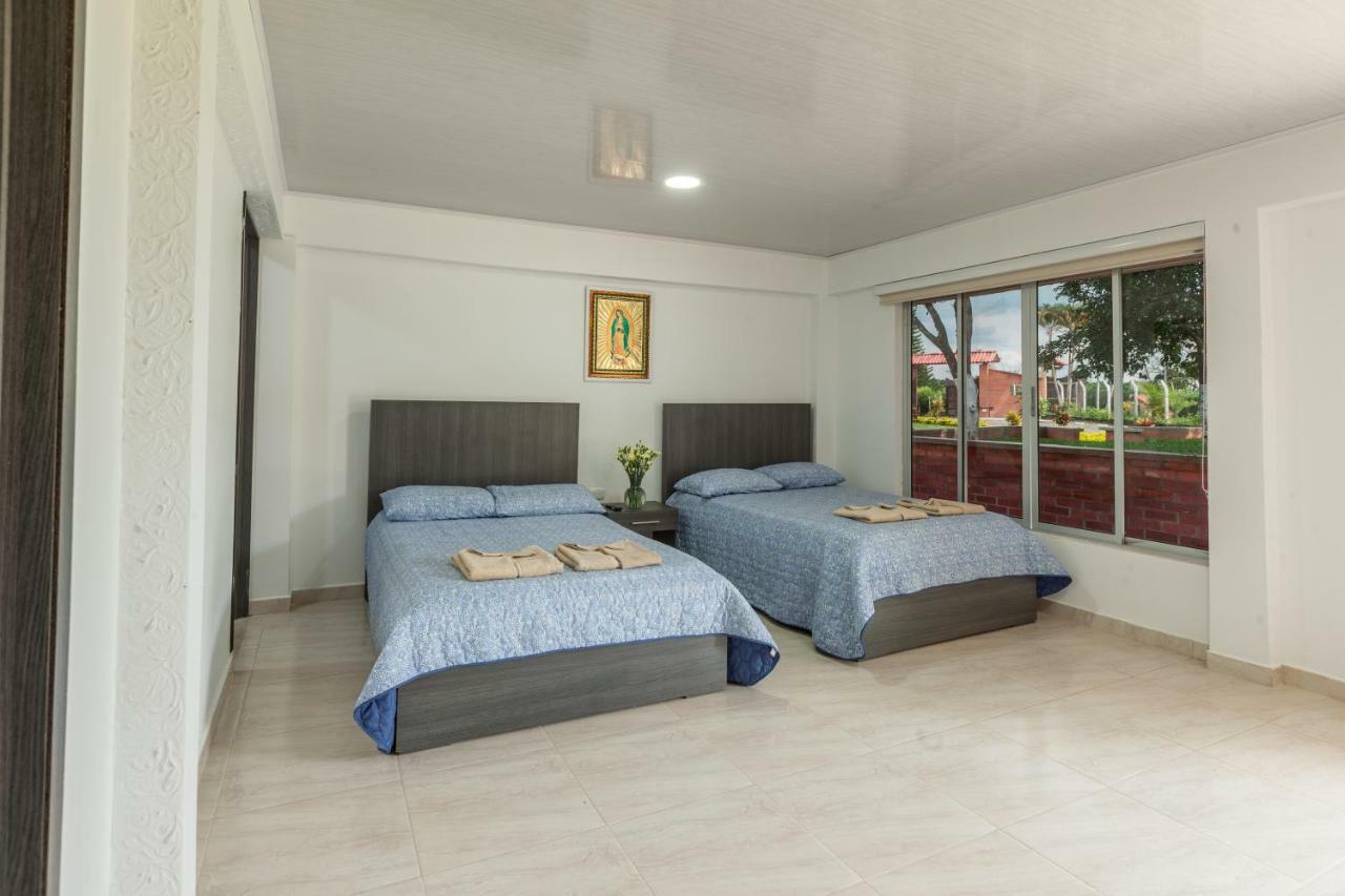 Finca Hotel Heron キンバヤ エクステリア 写真